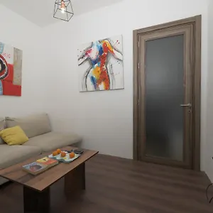 Stylish 2 Bedrooom Centre With Terrace Valletta